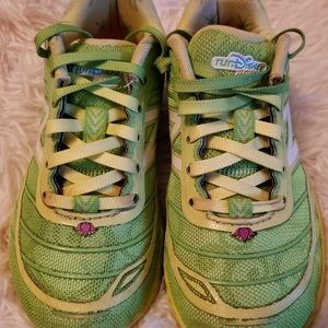 New Balance Run Disney Tinkerbell Sneakers 12